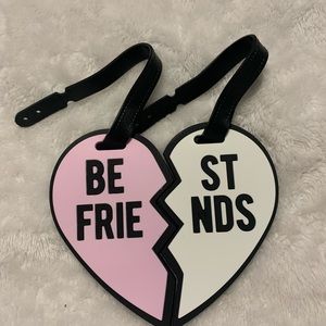 Suit case luggage tags